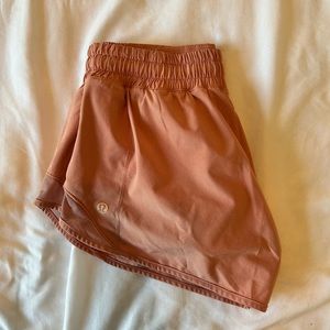 Super cute, low rise, 2.5” lululemon hotty hot shorts!